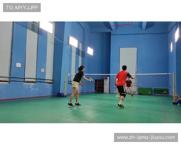 羽毛球混双男女站位